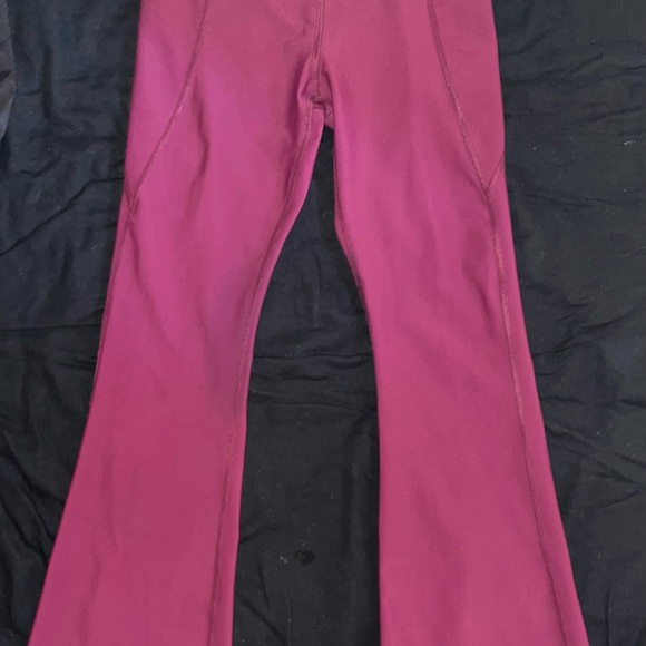 Girl old navy flare leggings and adidas crop legggings size 10/12 good condition - Picture 3 of 6